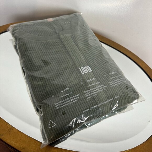 LUNYA Restore Thermal Long Sleeve Romper in Humble Green Heather Size Large NWT - Picture 3 of 5